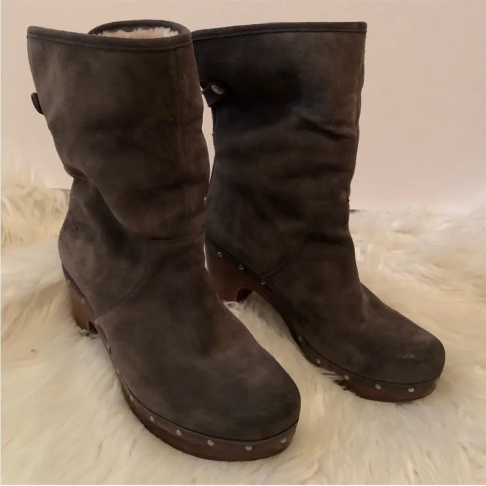 UGG Australia Lynnea Suede Clog Boot 3204
